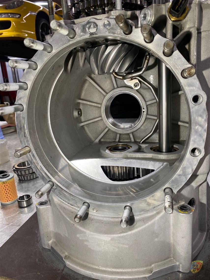 porsche-997-gt3-r---sabine-schmitz---patrick