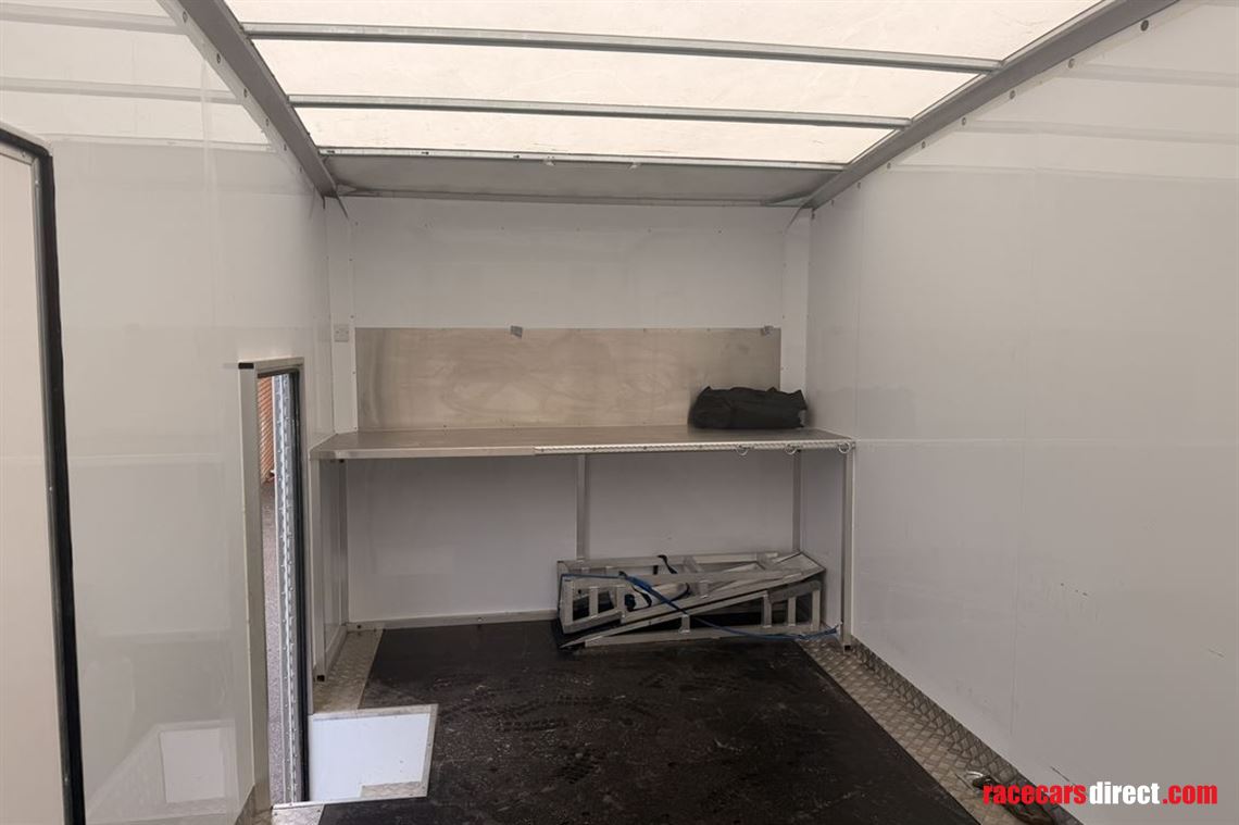 iveco-daily-race-transporter