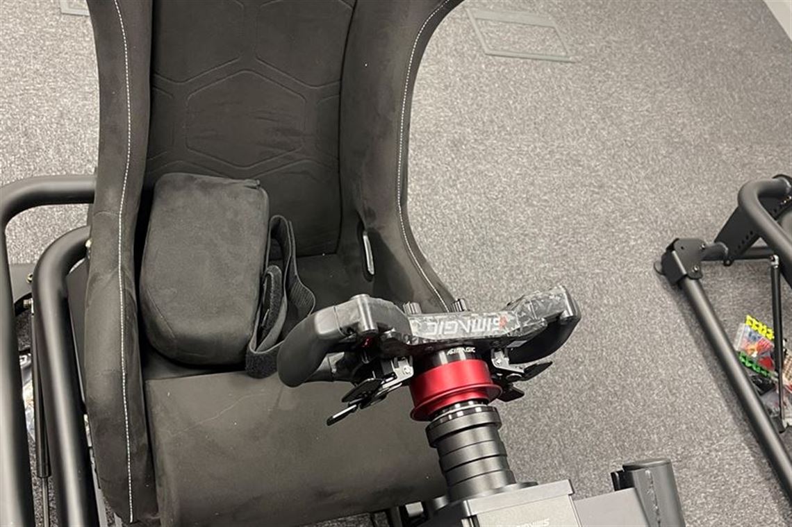 race-simulator-cooler-master-dyn-x-rig-cooler