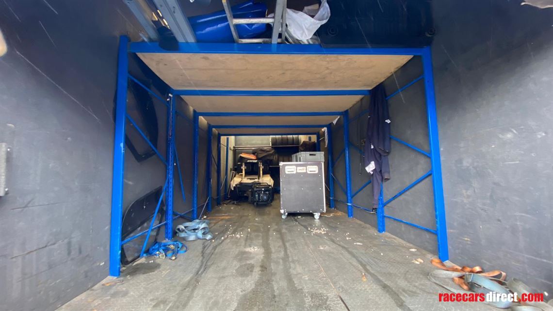 renault-13-tonne-transport-lorry-with-tail-li