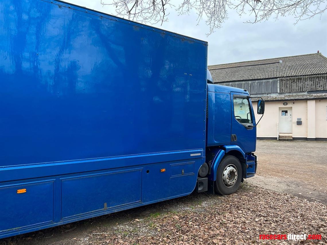 renault-13-tonne-transport-lorry-with-tail-li