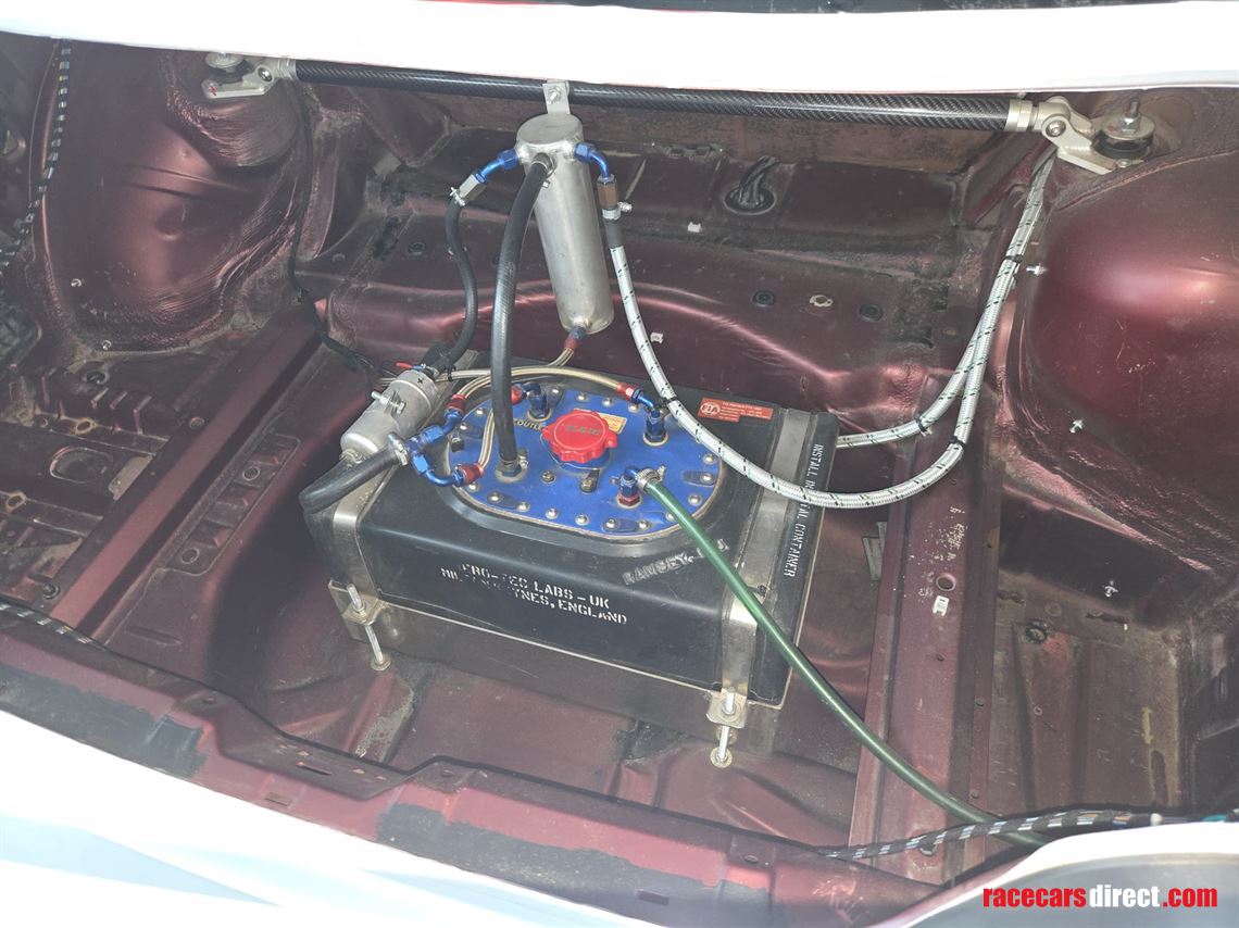 3-race-cars-1x-bmw-m3-e36-trailer-2x-bmw-328i