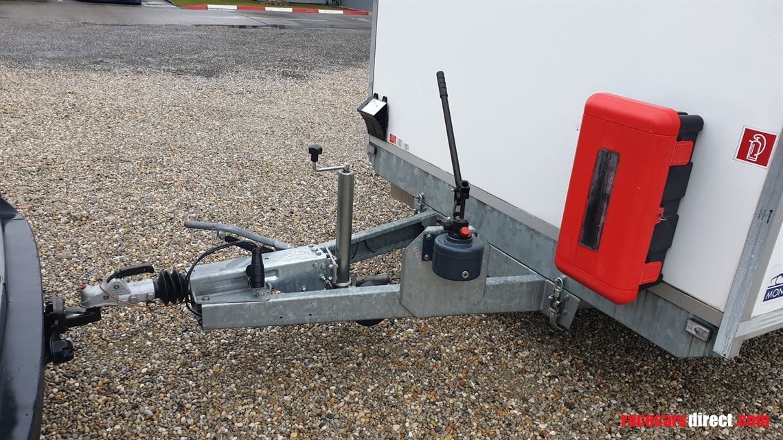 3-race-cars-1x-bmw-m3-e36-trailer-2x-bmw-328i