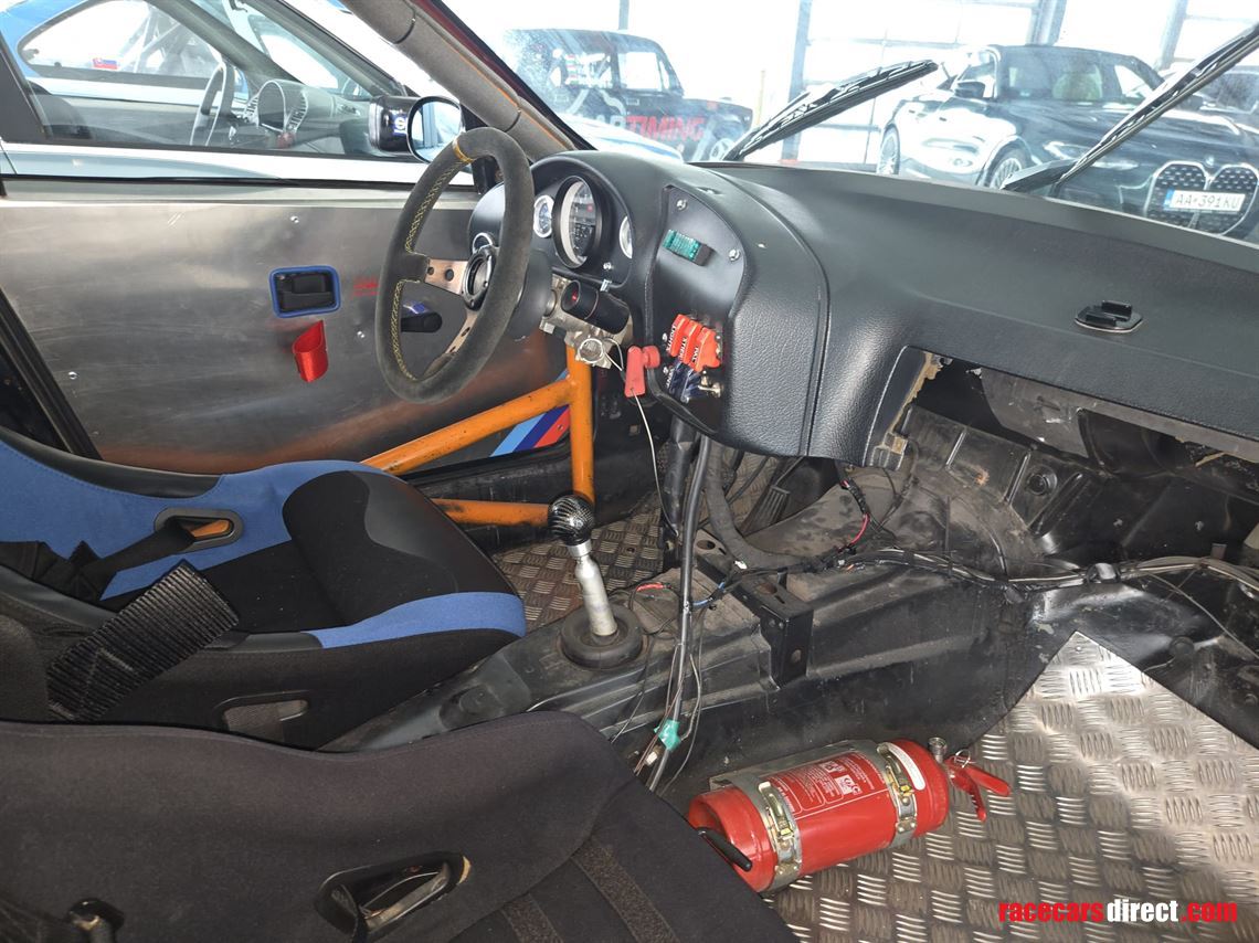 3-race-cars-1x-bmw-m3-e36-trailer-2x-bmw-328i