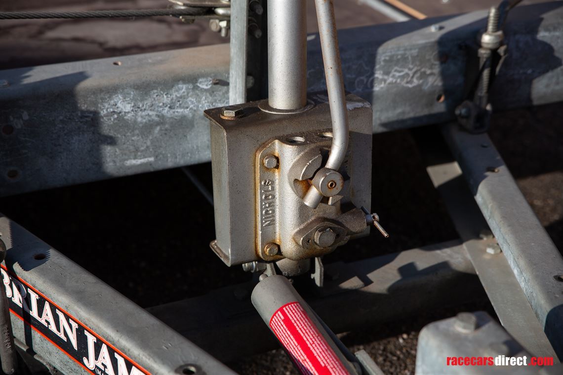 2018-brian-james-ad-cd-twin-axle-hydraulic-ti