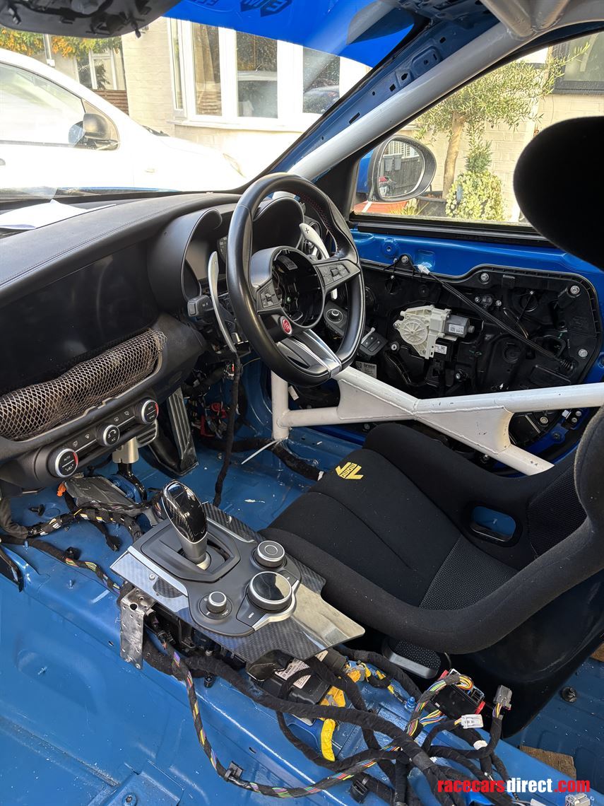 alfa-rome-giulia-quadrifoglio-verde-racing-pr