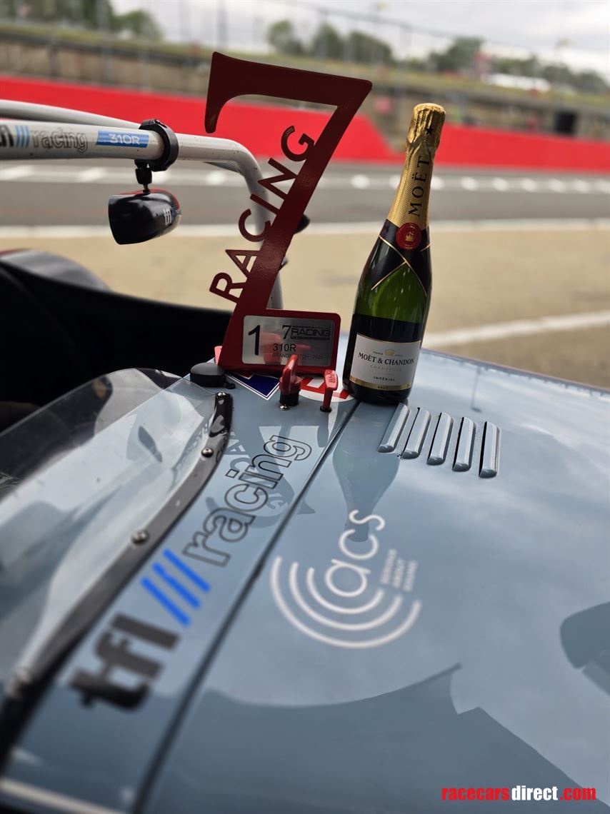 caterham-310r-race-winning-car