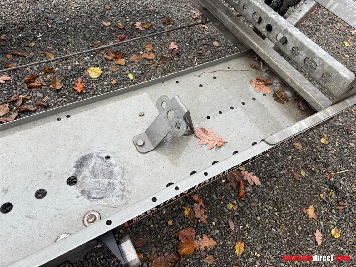 brian-james-clubman-twin-axle-car-trailer-sto