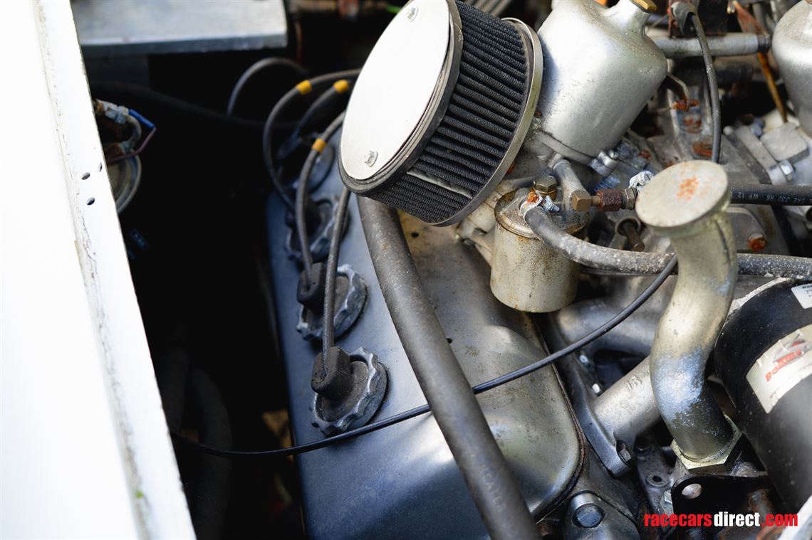 1961-daimler-sp250-dart-v8-roadster-with-hard