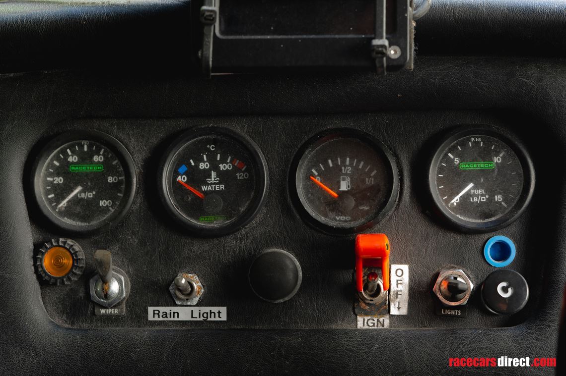 1961-daimler-sp250-dart-v8-roadster-with-hard