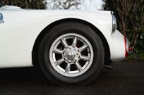 1961-daimler-sp250-dart-v8-roadster-with-hard