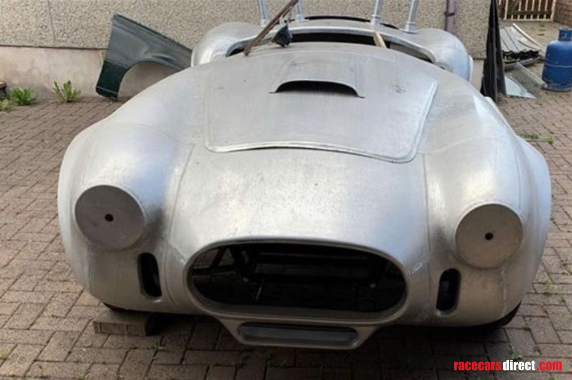 aluminium-body-cobra-427-mike-broad-rolling-c