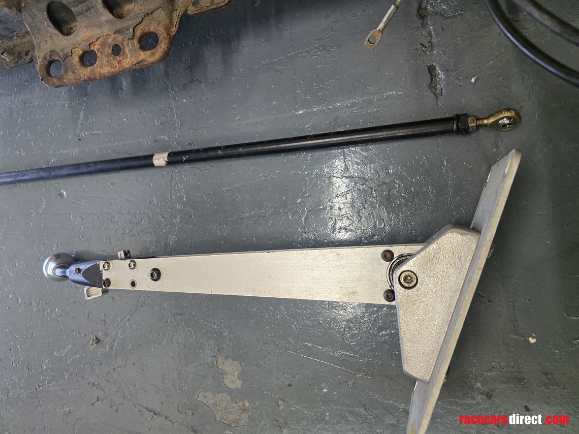 used-5-speed-sadev-gearbox-for-a-clio-cup-car