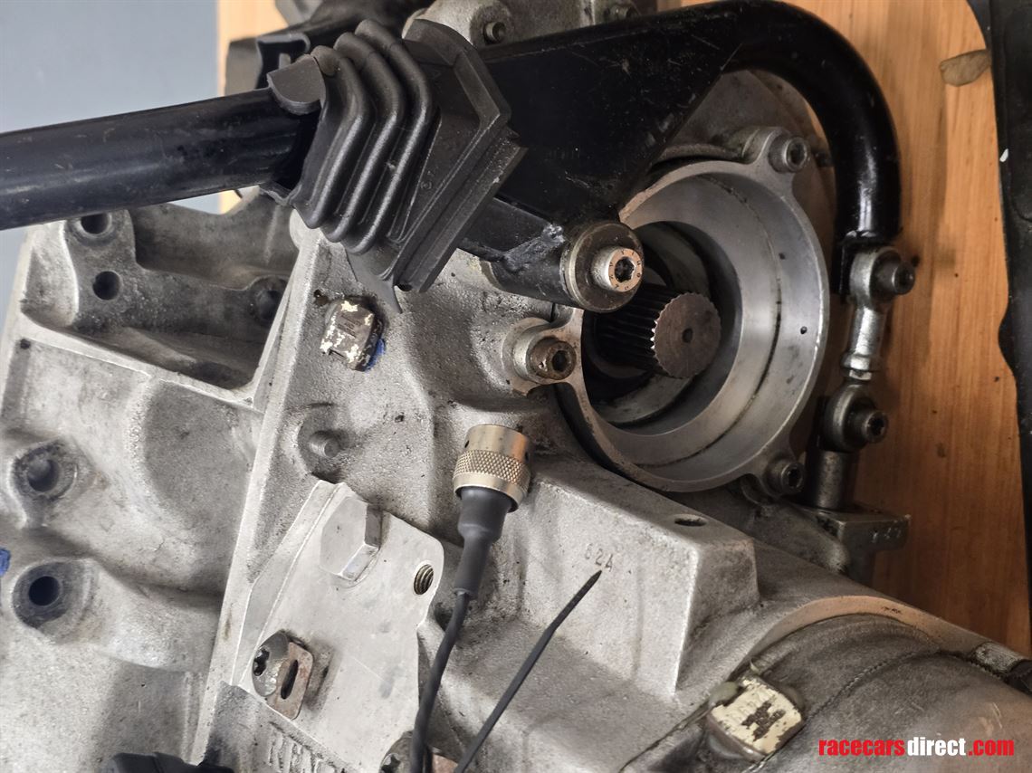 used-5-speed-sadev-gearbox-for-a-clio-cup-car