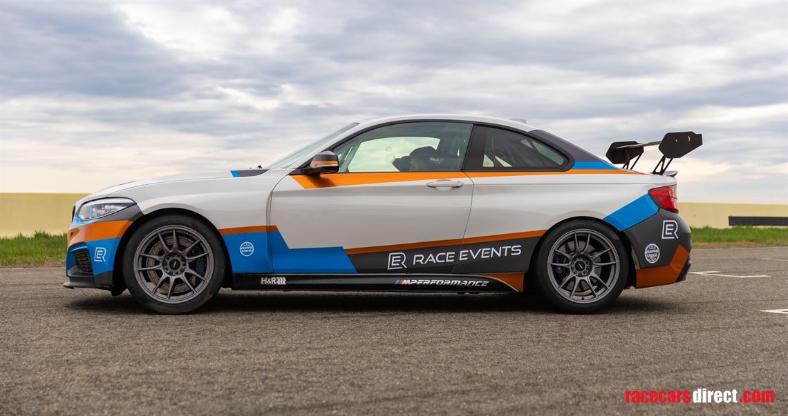 bmw-m240i-racing
