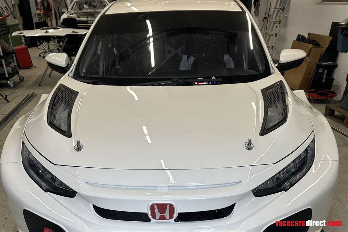 honda-civic-fk7-tcr-with-0-km-new-engine
