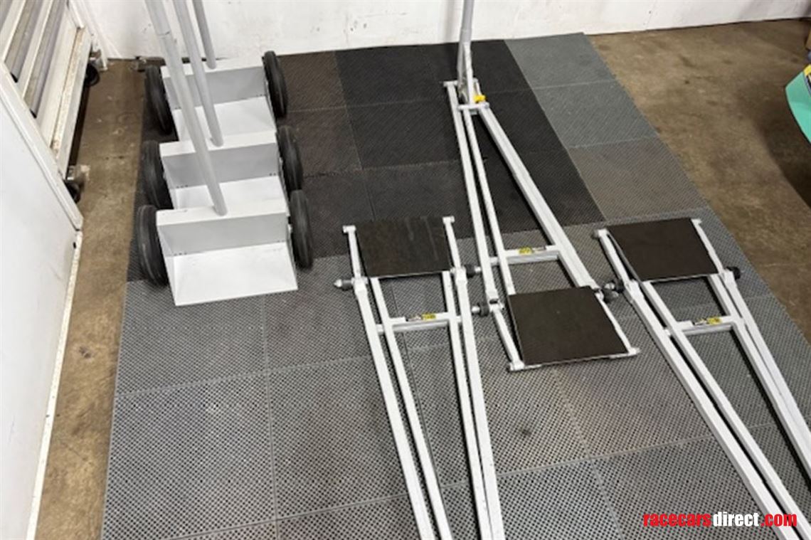 single-seater-pit-equipment