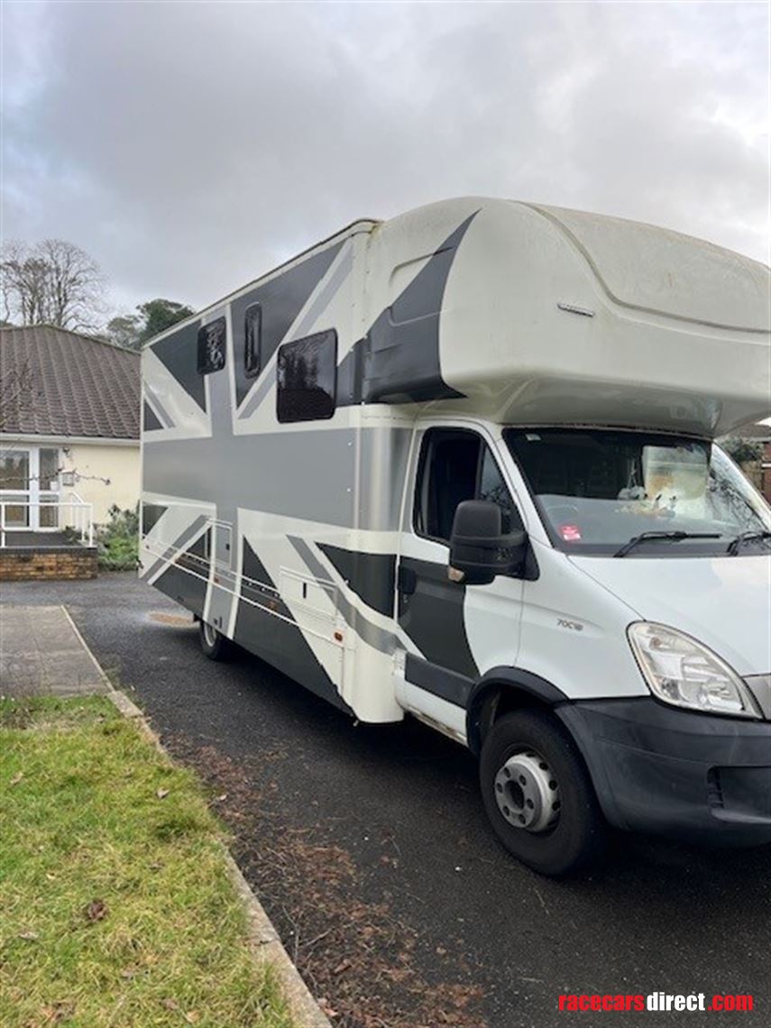 iveco-race-transporter-motorhome
