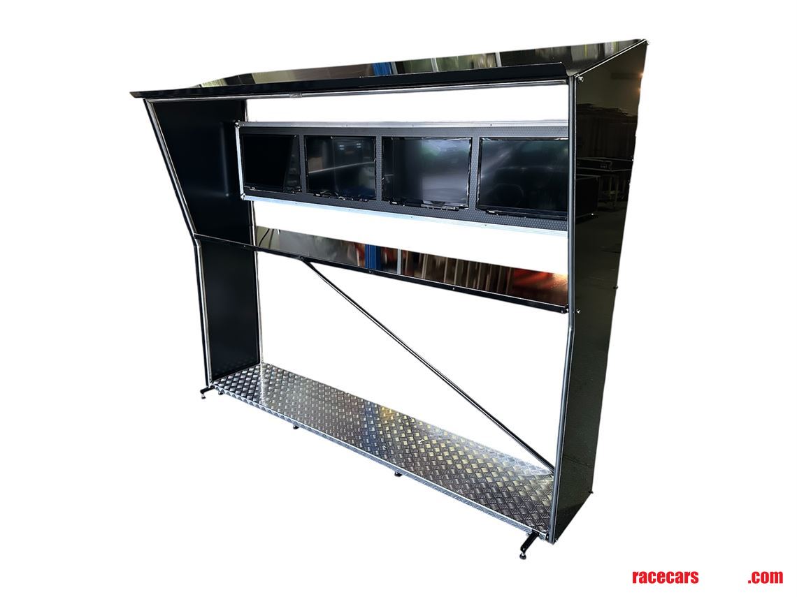 4-x-24-smart-tv-pit-perch-with-flight-case