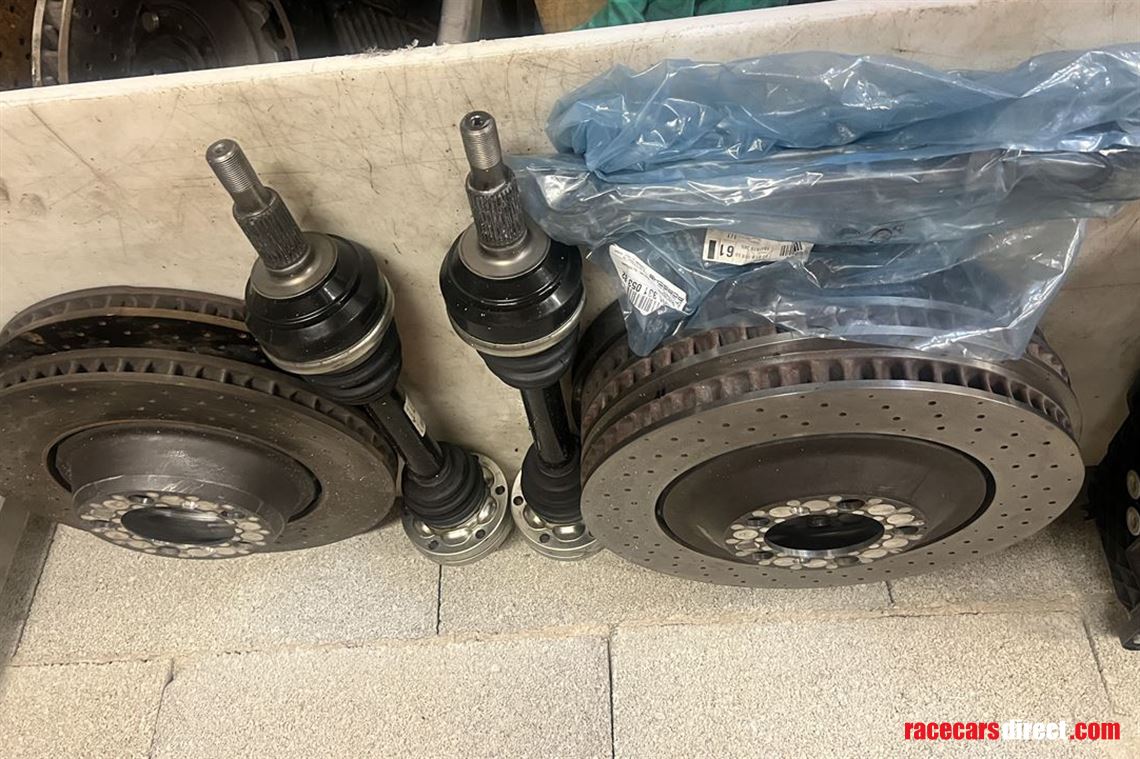 porsche-911-992-gt3-rs-2025-headlights