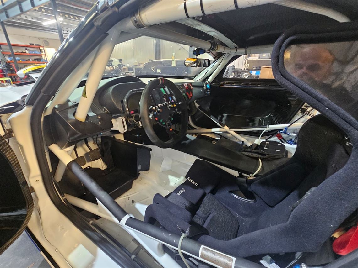 z4-bmw-gt3-2011-2012-ex-schubert