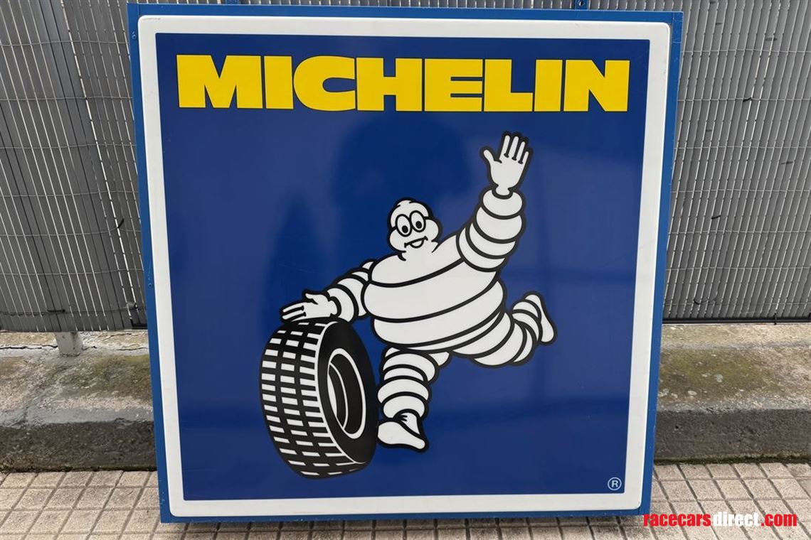 illuminated-michelin-sign-1980