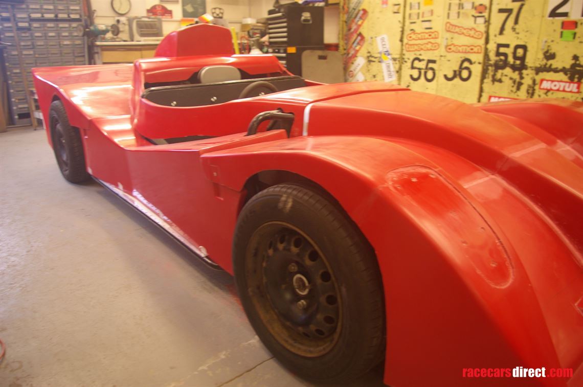 tynant---sportsrace-car