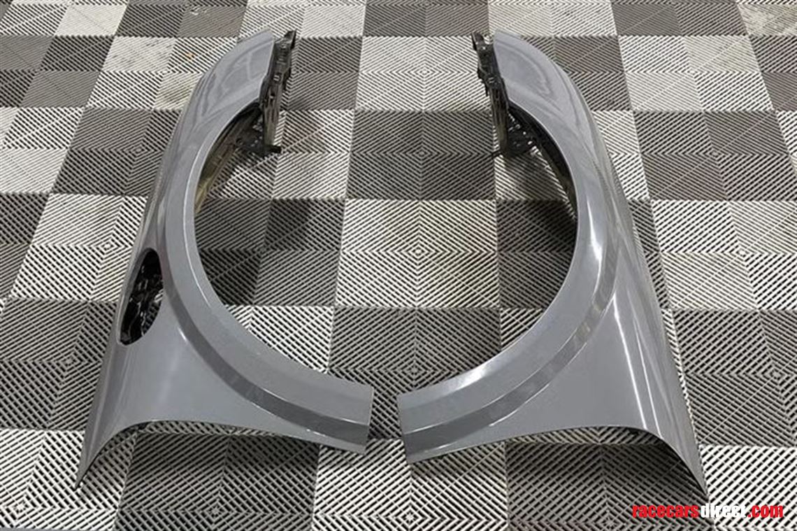 porsche-fiber-glass-fenders-for-997-rs-mk2