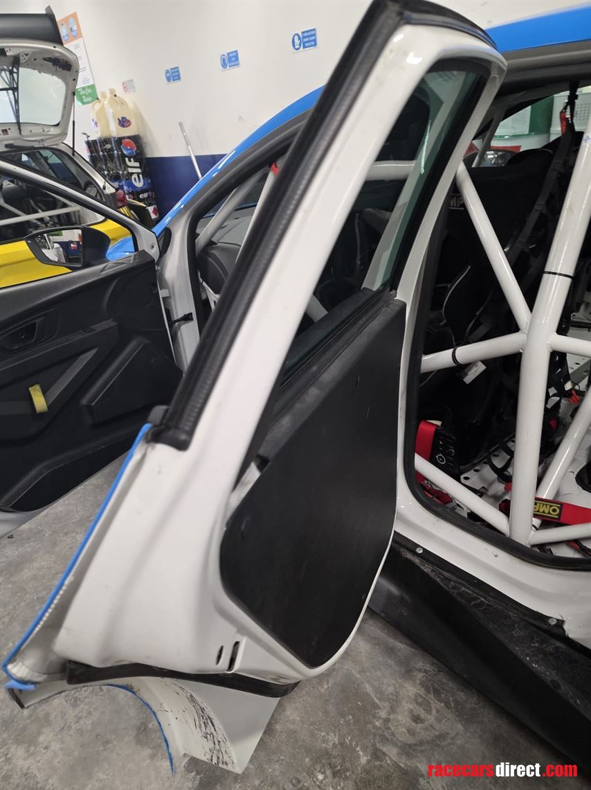 2-cupra-tcr-dsg-cars-for-sale