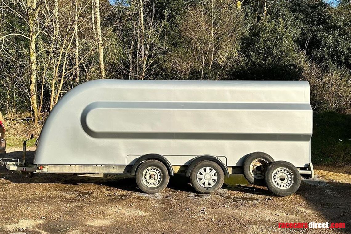 Brian James Trailer Twin Axle with winch, LED lights and spare wheels