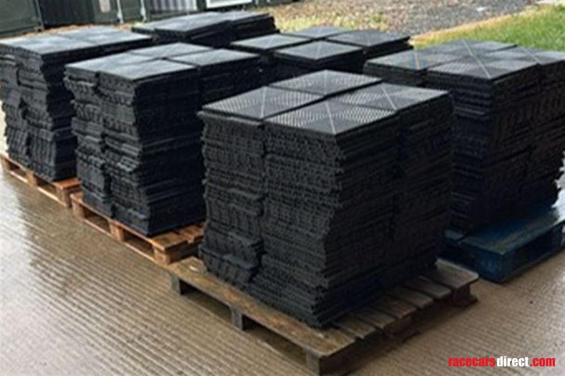 showtrax-plastic-flooring