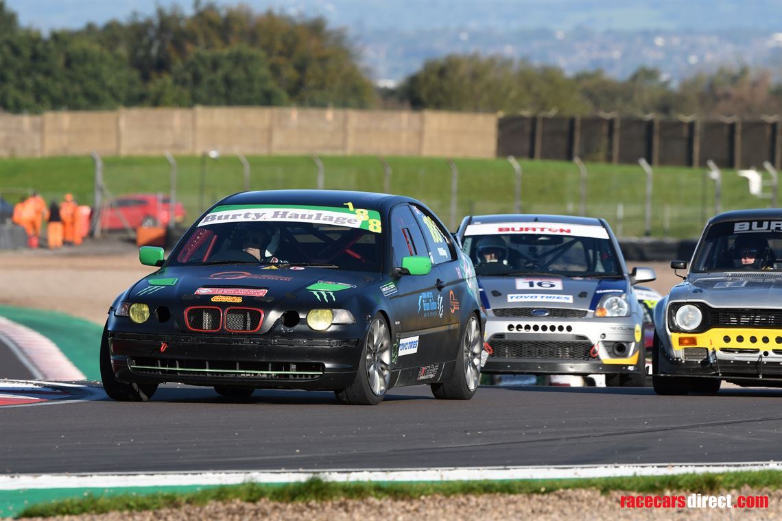 28-bmw-compact-m-spec