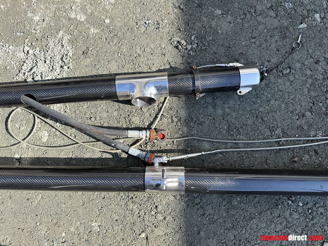 carbon-pit-lane-boom