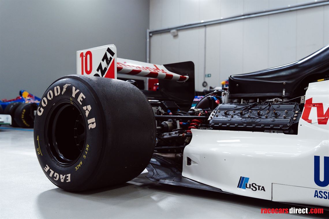 f1-arrows-a11-01