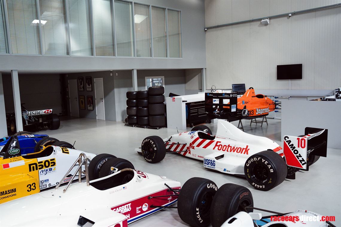 f1-arrows-a11-01