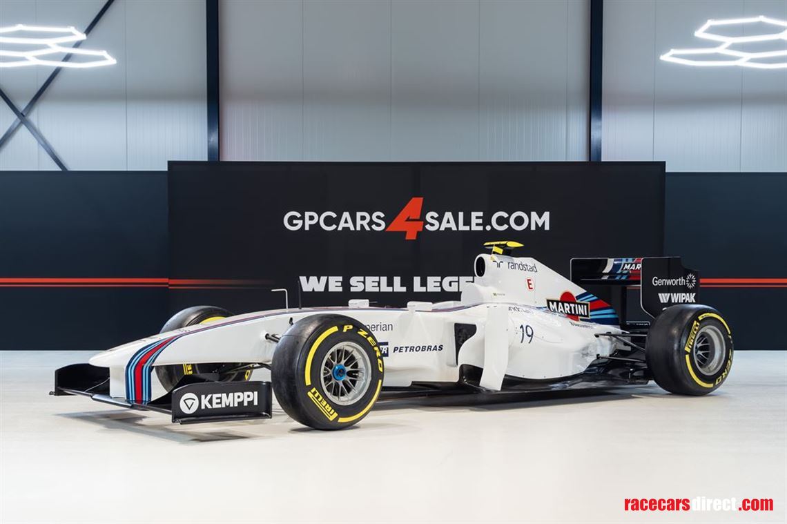 f1-full-scale-simulator-in-martini-livery