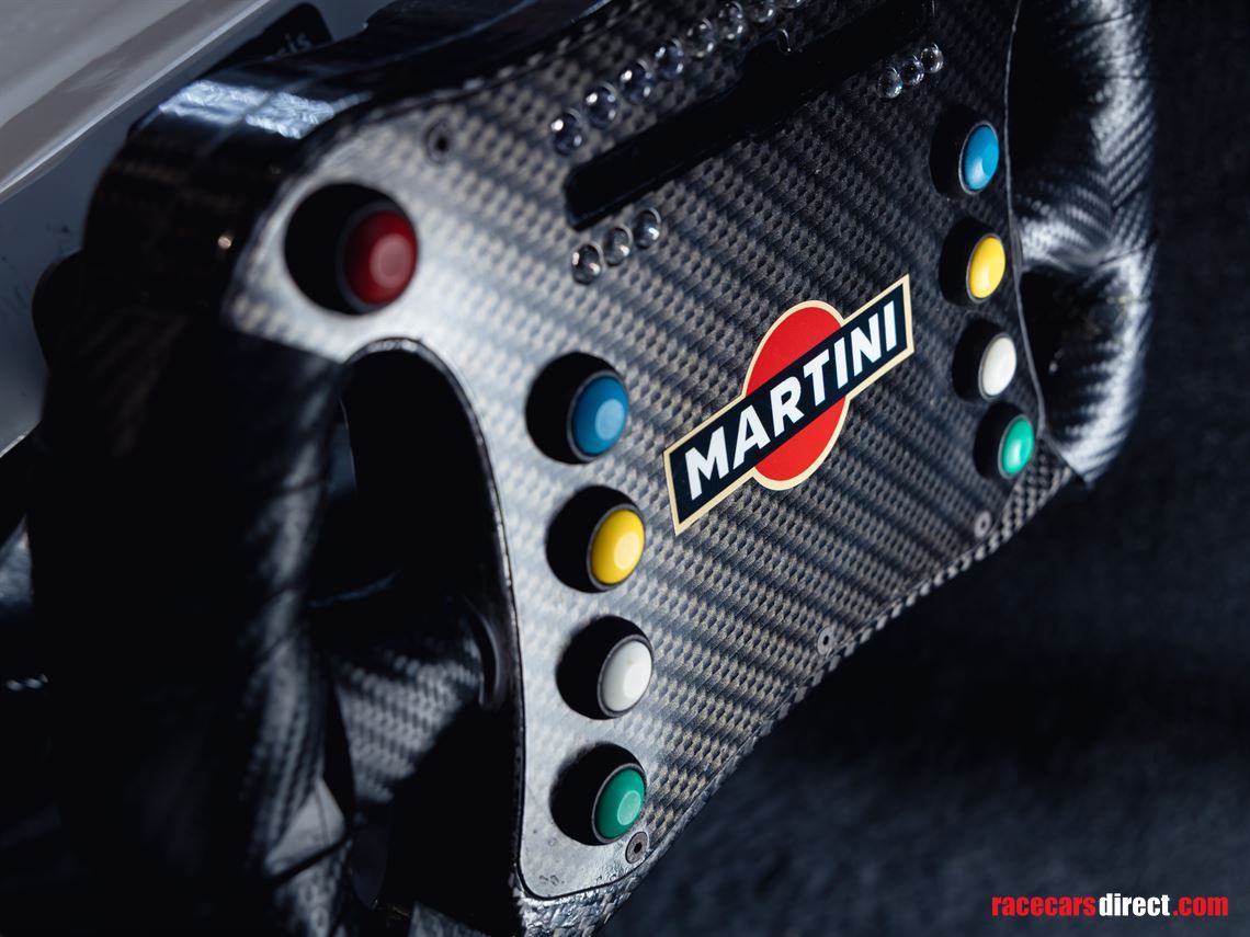 f1-full-scale-simulator-in-martini-livery