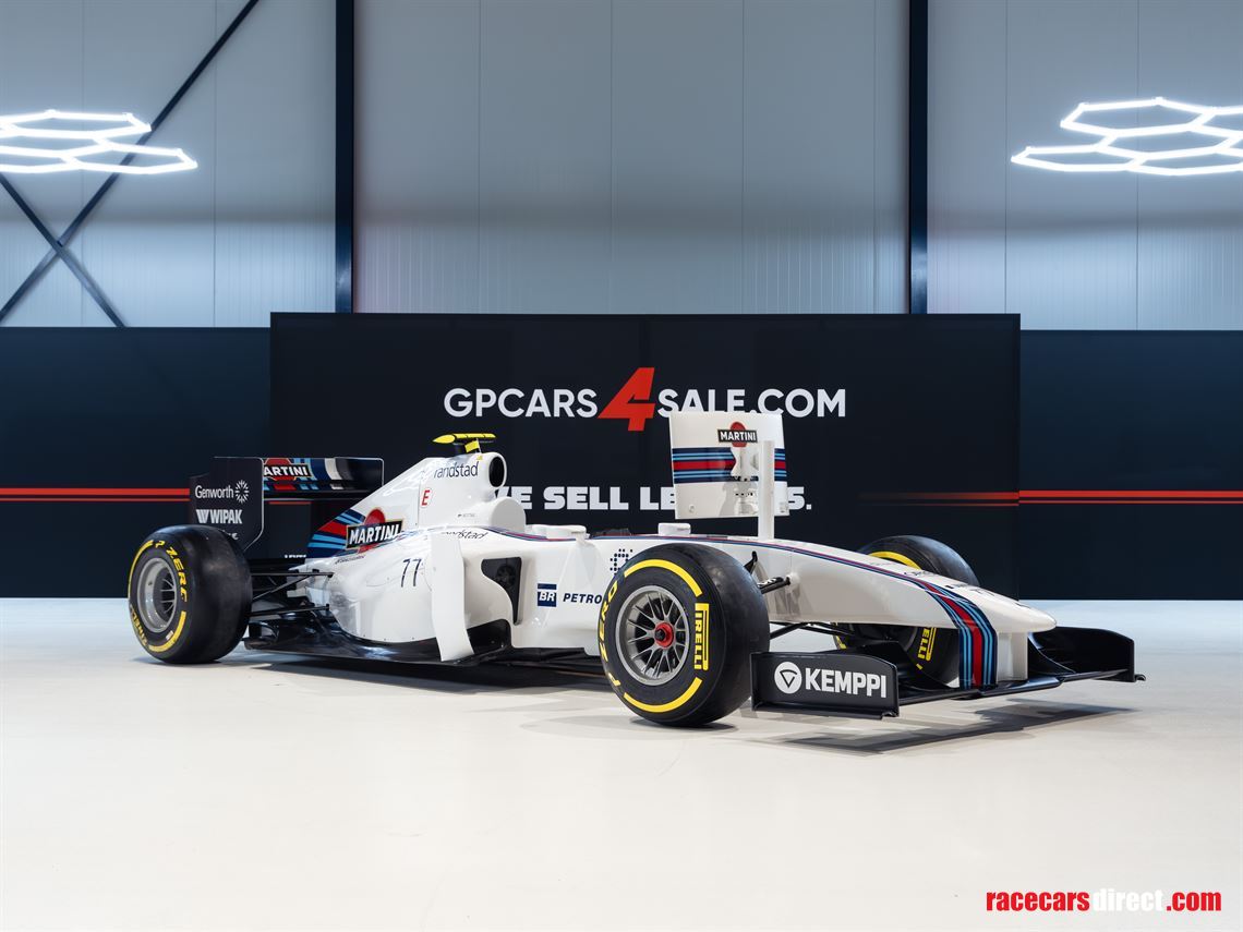 f1-full-scale-simulator-in-martini-livery