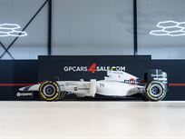 f1-full-scale-simulator-in-martini-livery