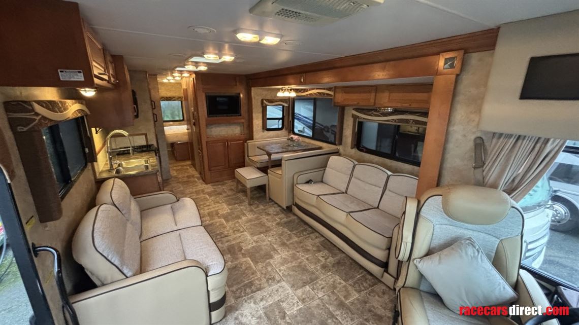 2011-gulfstream-sun-voyager-32mv