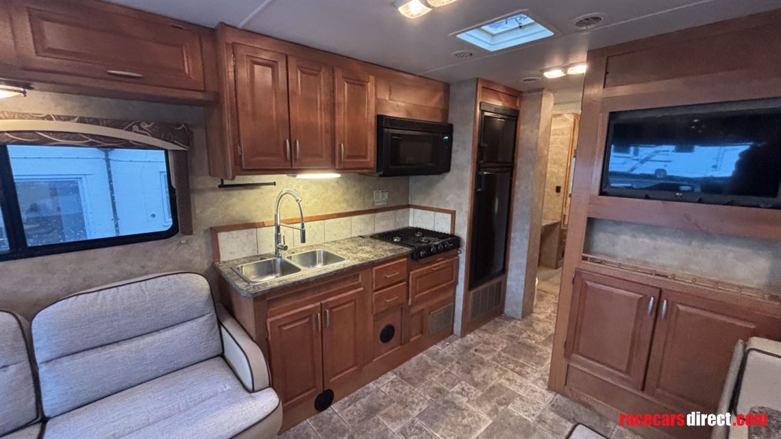 2011-gulfstream-sun-voyager-32mv