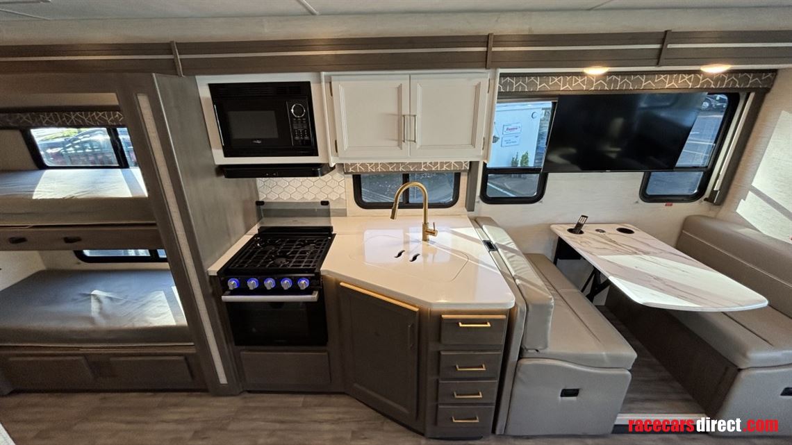 2024-thor-ace-32b-bunkhouse