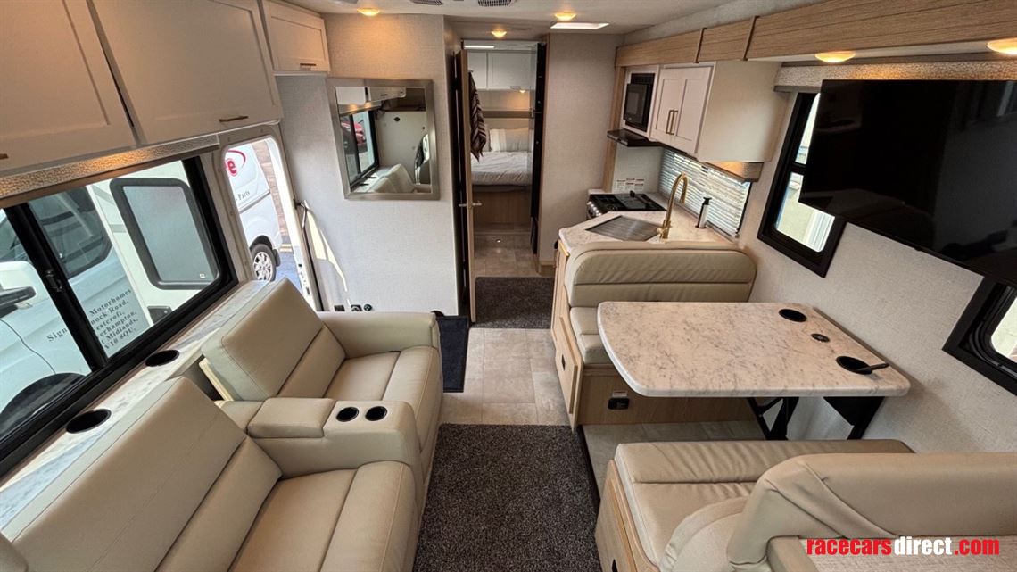 2026-thor-chateau-28z