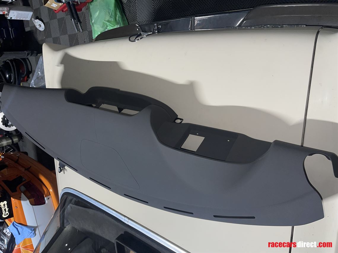 mercedes-amg-carbon-dashboard