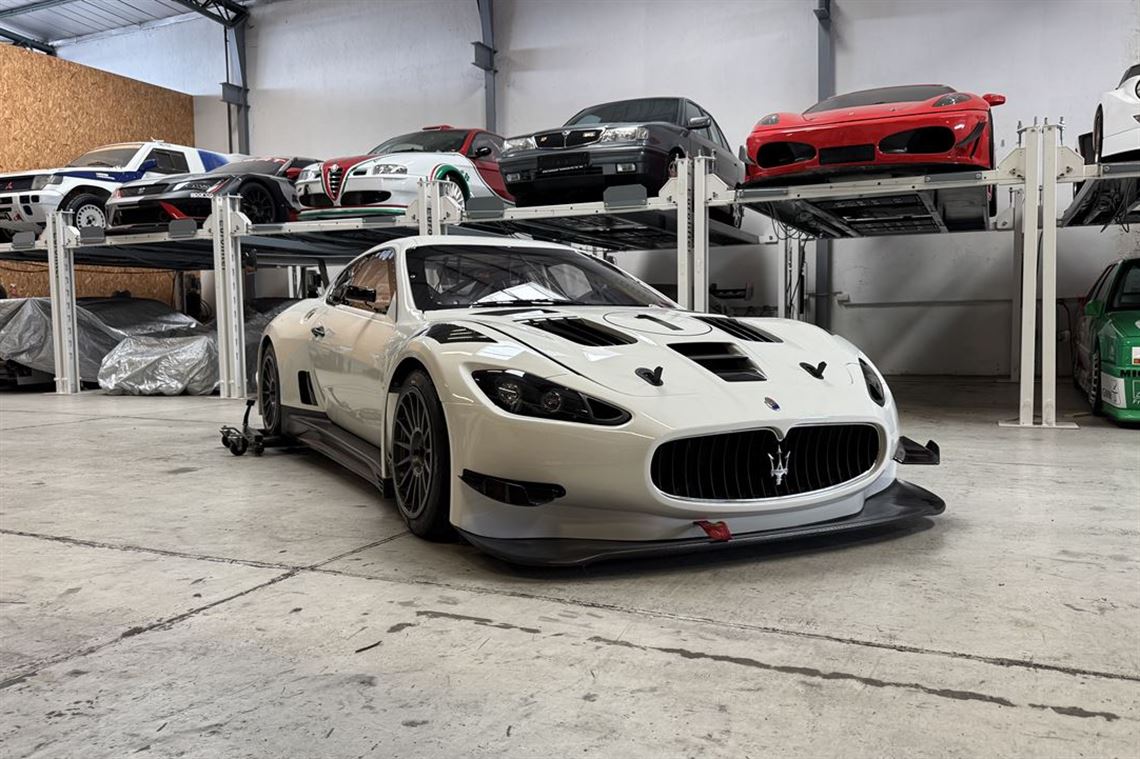 maserati-granturismo-mc-gt3-race-car-year-201