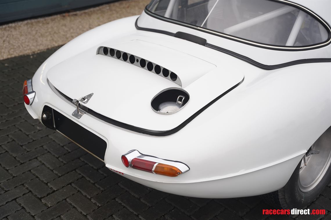 1964-jaguar-e-type-semi-lightweight