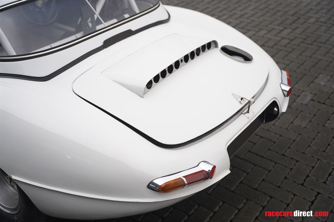 1964-jaguar-e-type-semi-lightweight