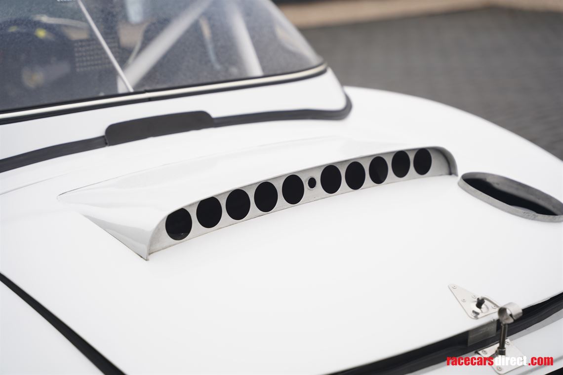 1964-jaguar-e-type-semi-lightweight