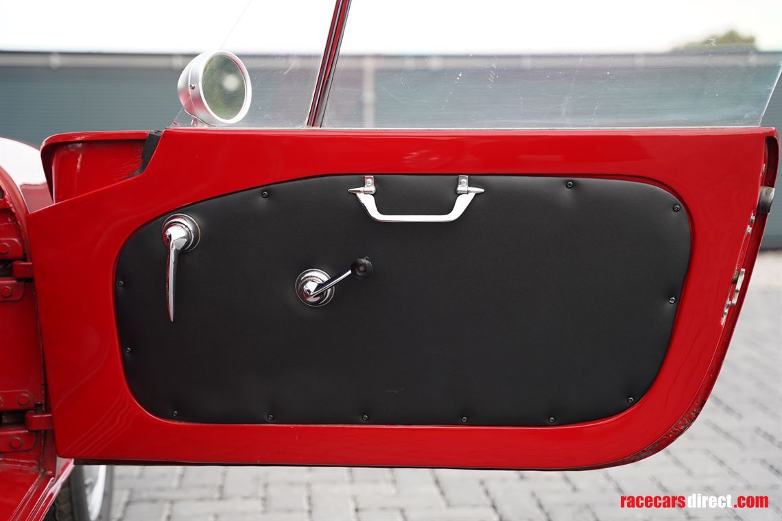 1965-alfa-romeo-giulia-101-spider-veloce