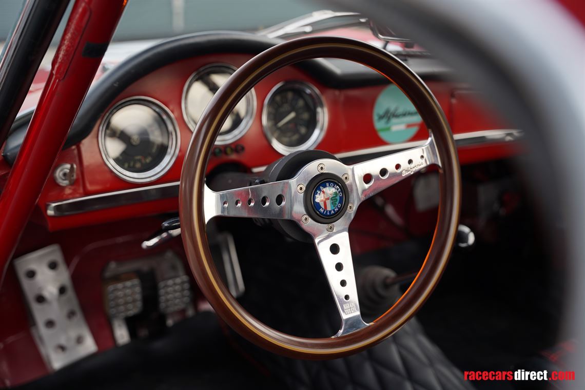 1965-alfa-romeo-giulia-101-spider-veloce